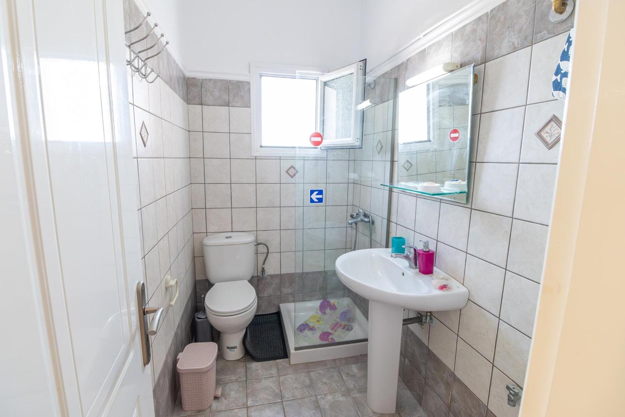 Apartments Thekla Karavádhos エクステリア 写真