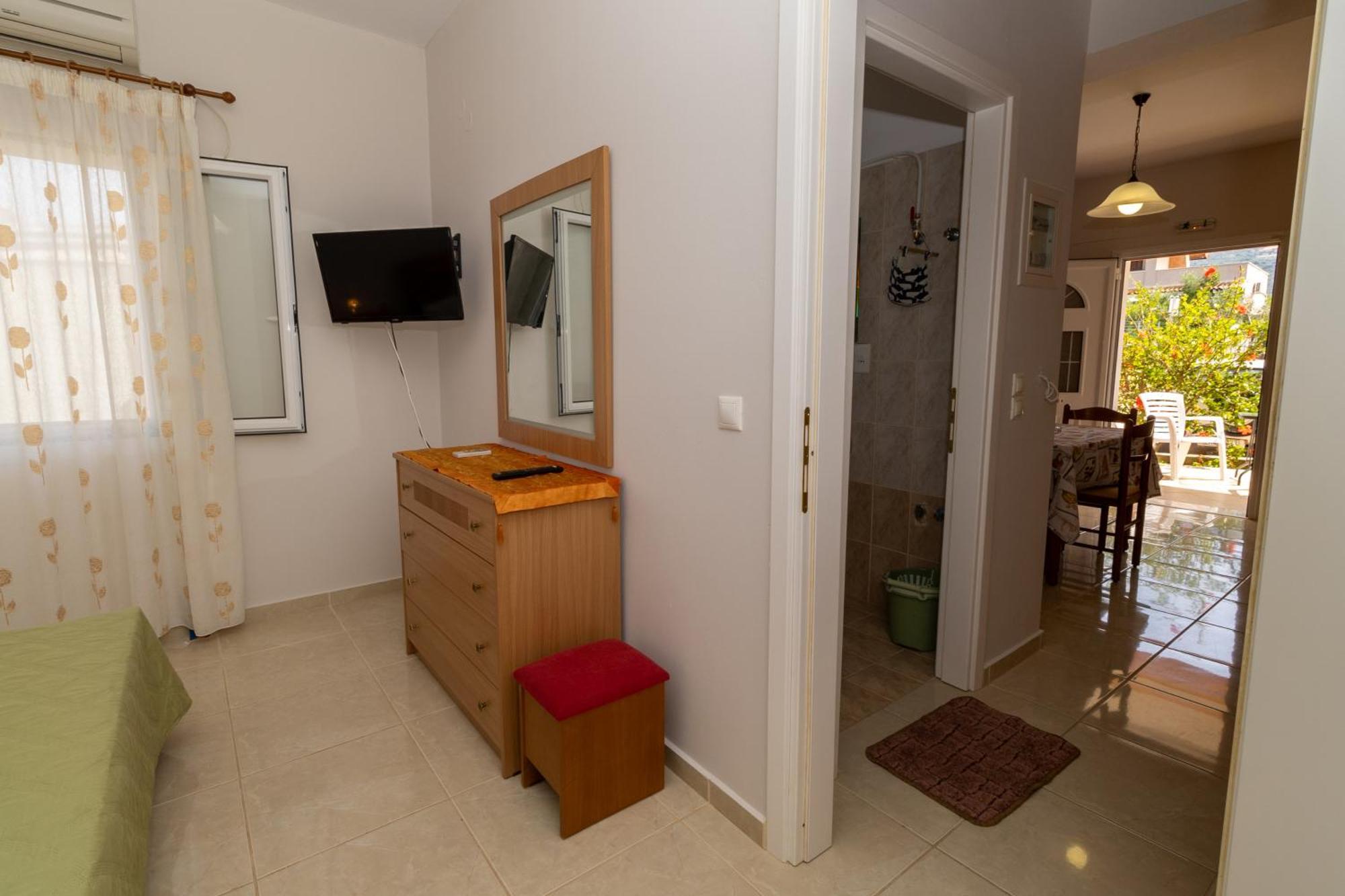 Apartments Thekla Karavádhos エクステリア 写真