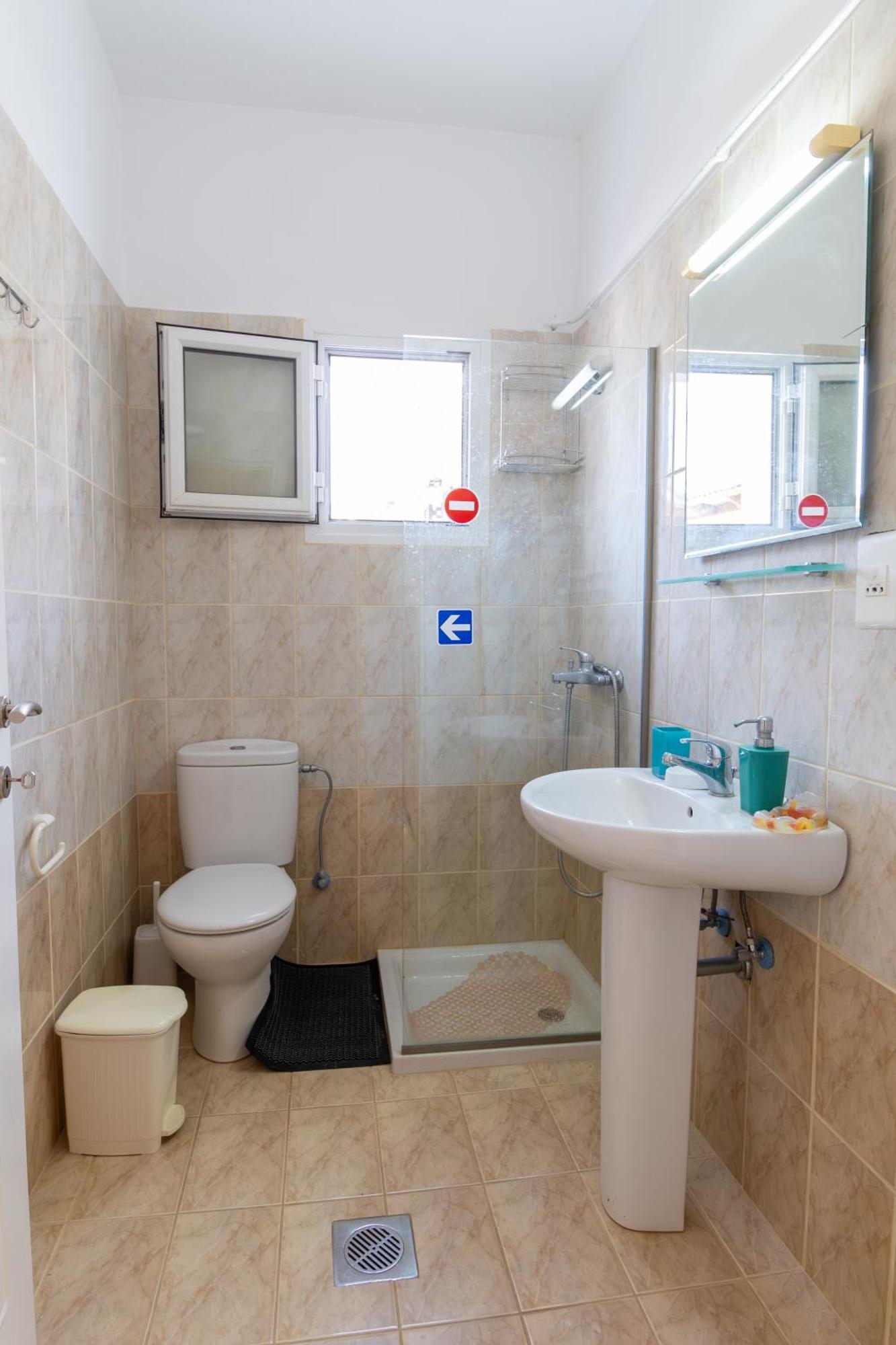 Apartments Thekla Karavádhos エクステリア 写真