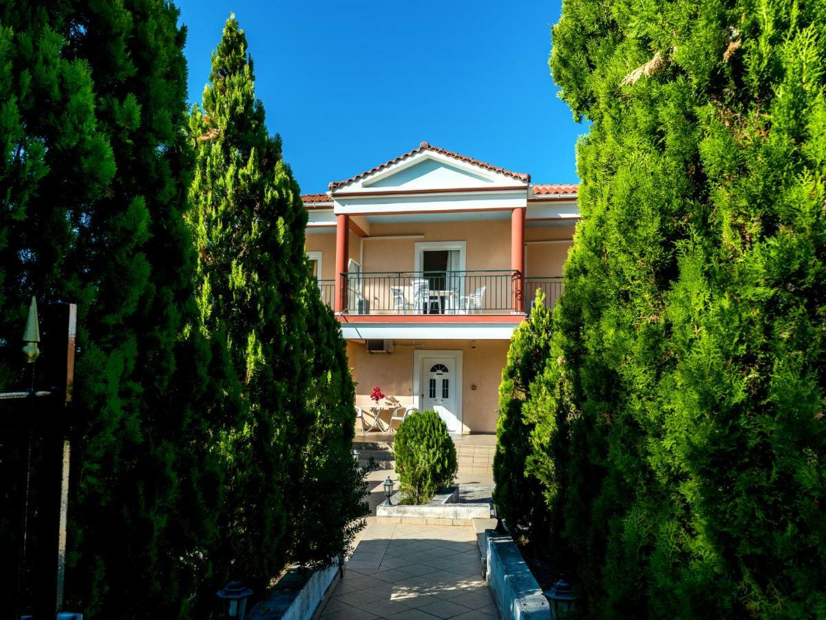 Apartments Thekla Karavádhos エクステリア 写真